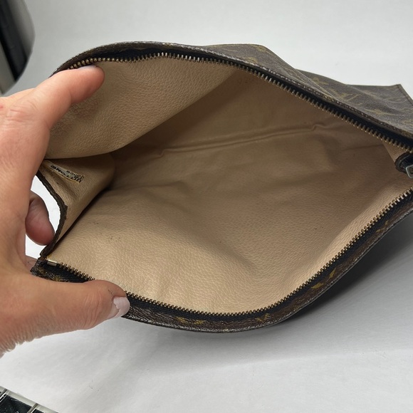 Louis Vuitton Vintage Large Zip
Top Clutch Bag Pouch 9.75” x 7.5” x 2” - Picture 14 of 15